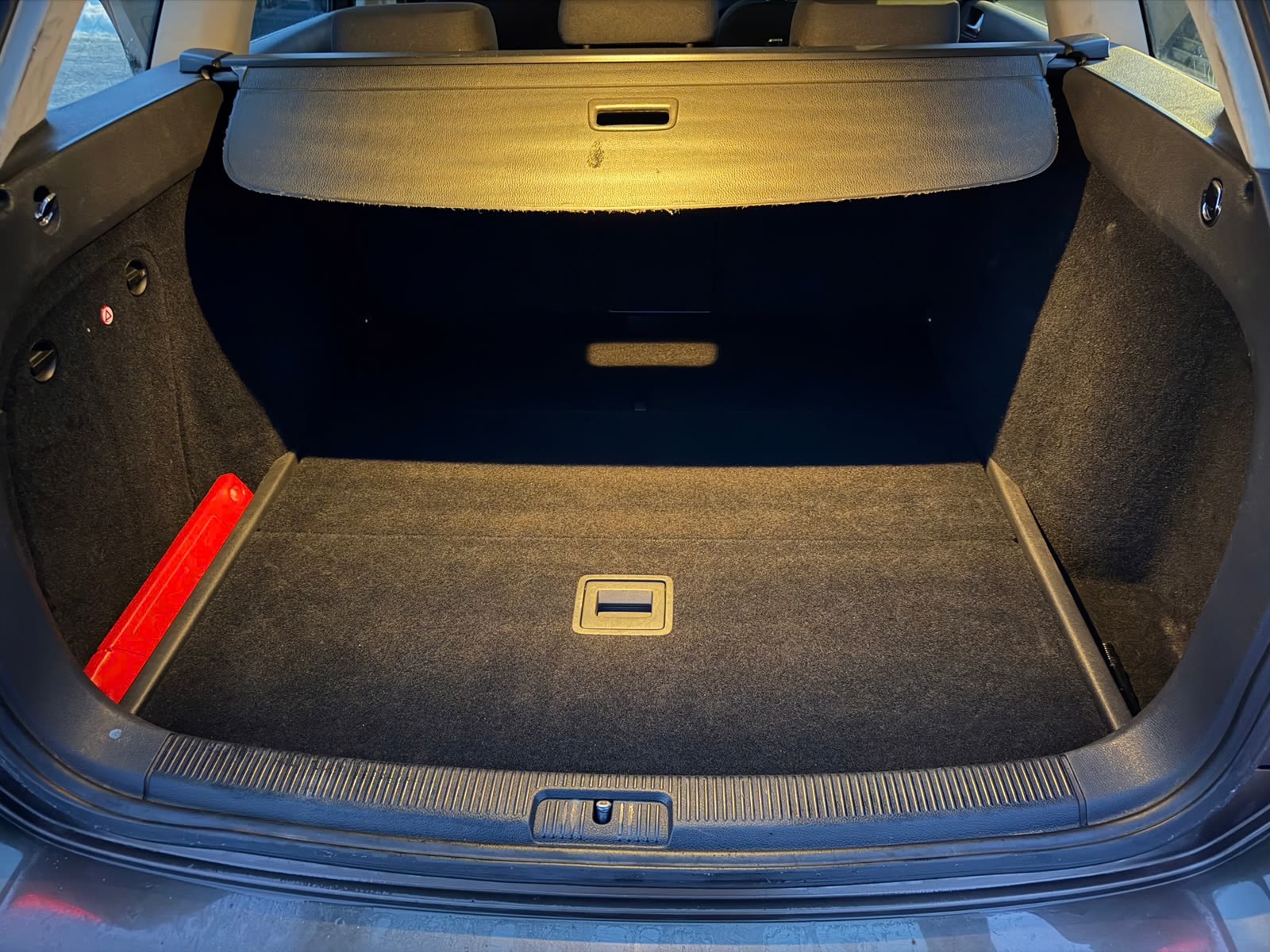 Volkswagen Golf Stasjonsvogn – Automat – Praktisk og komfortabel leiebil